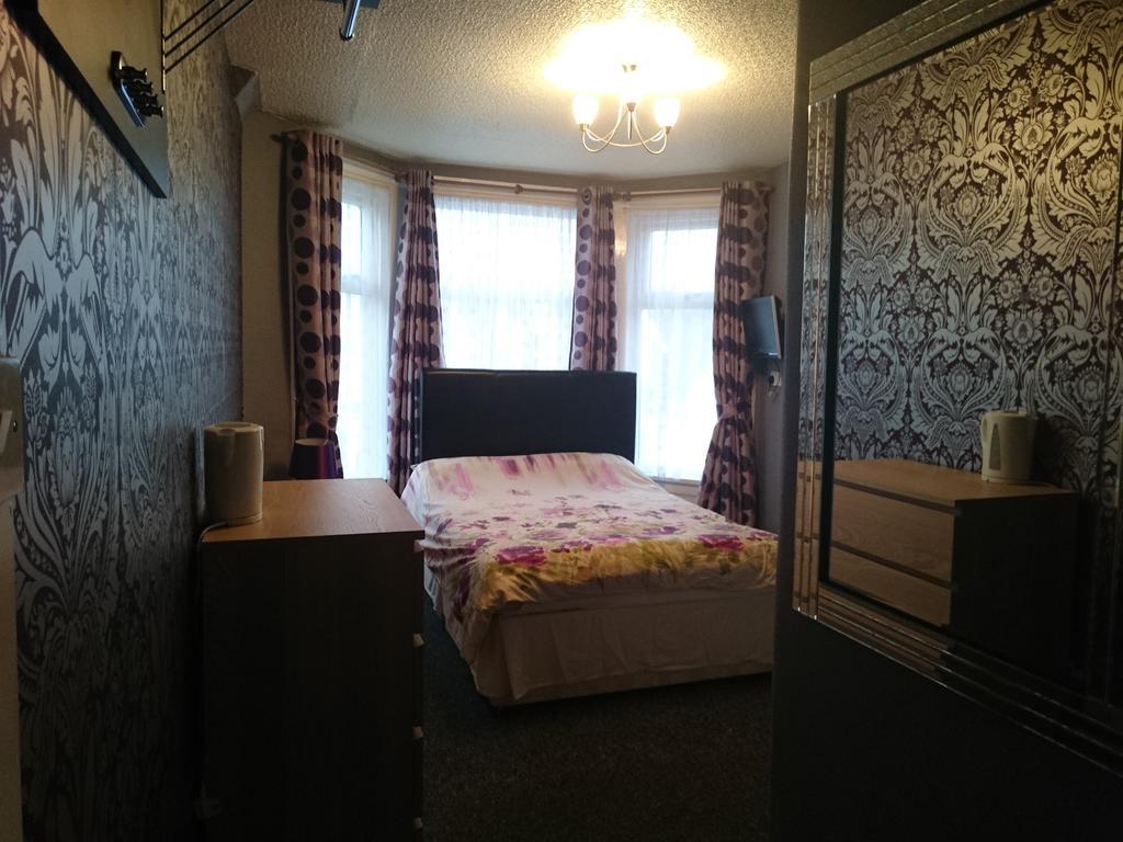 The Haven Hotel Blackpool Room photo